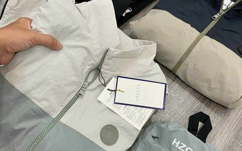 Hazzys Golf Jacket Windbreaker giúp chống gió tốt