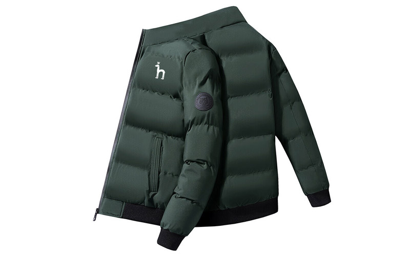 Quilted Hazzys golf jacket cho giữ nhiệt tốt và không gây hạn chế hoạt động của golfer