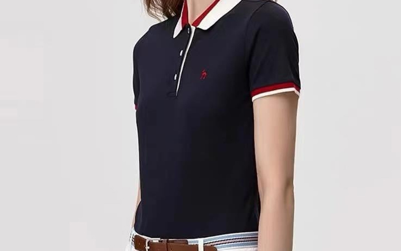 Áo polo phối cổ hoặc tay (Contrast collar/sleeve) cũng rất được yêu thích