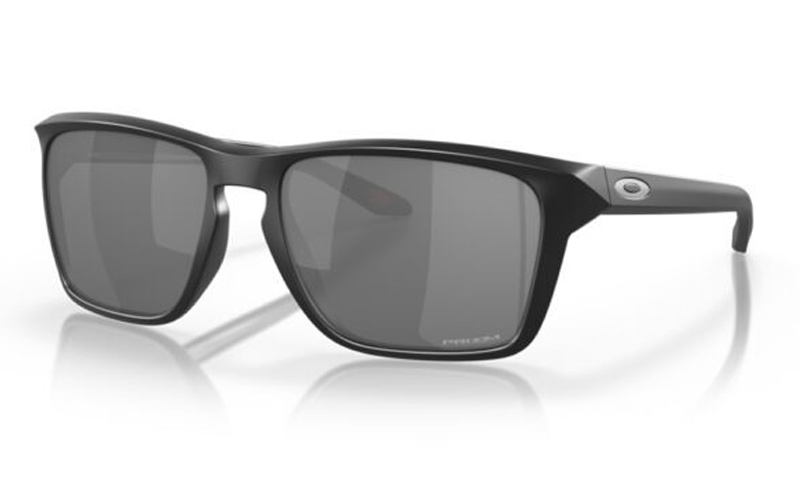 Oakley Sylas có thiết kế cổ điển dễ đeo cho mọi gương mặt