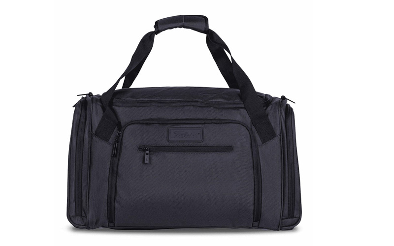 Taylormade Players Convertible Duffel có nhiều ngăn chứa tiện dụng