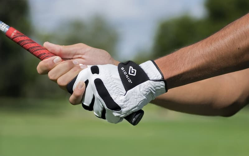 Găng tay golf chuẩn giúp golfer phát huy tốt hiệu suất trên sân
