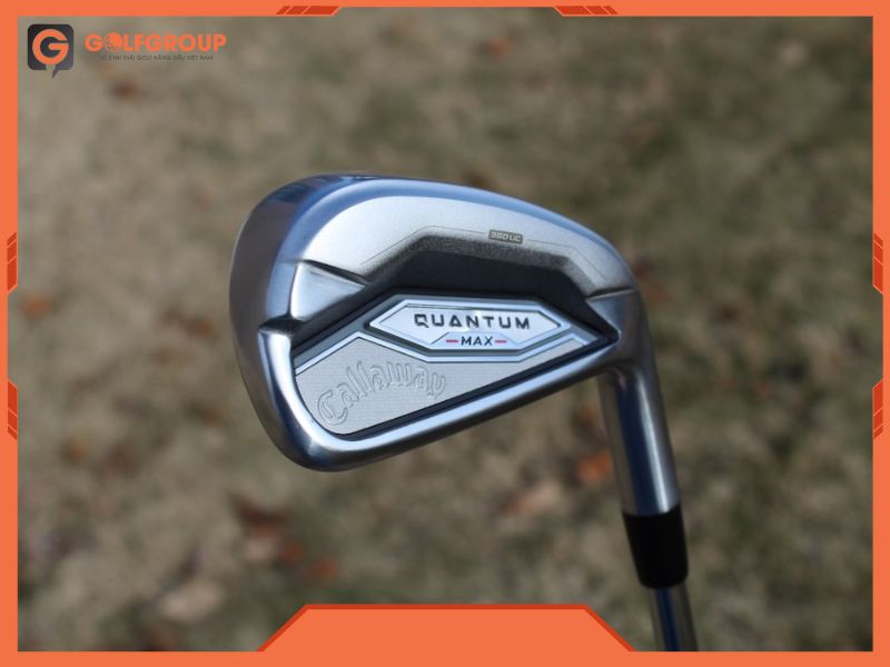 Quantum hợp golfer muốn ổn định khi lệch tâm và chọn phiên bản nhanh, Elyte hợp swing trung bình–nhanh.