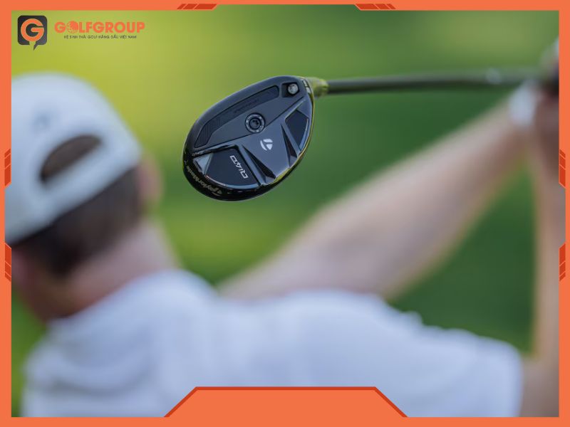 Ưu tiên ổn định và tốc độ bóng, Callaway Quantum 2026 thường “dễ ăn điểm” hơn. 