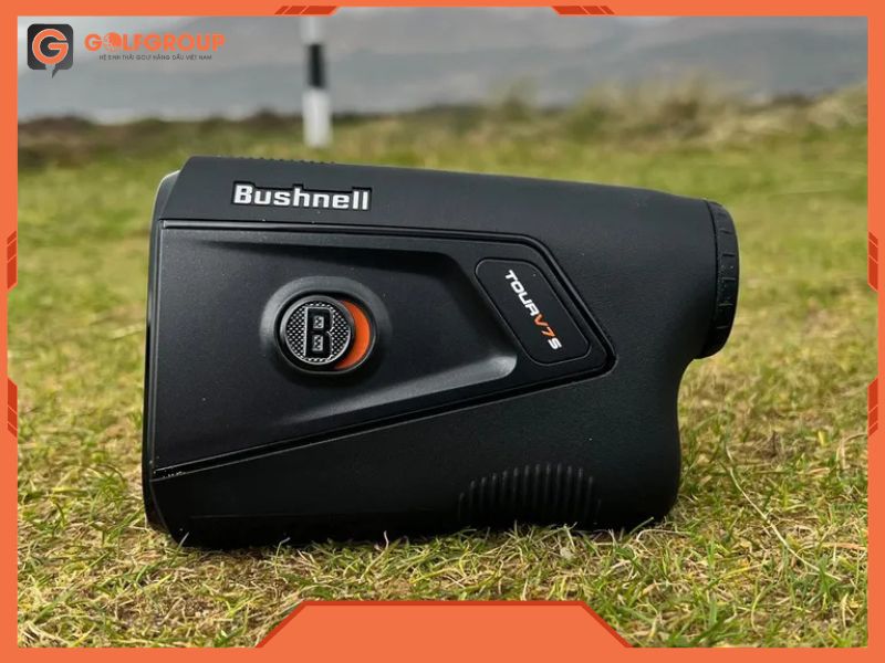 Dual Color OLED giúp số đo rõ ràng hơn khi điều kiện sáng thay đổi trên sân