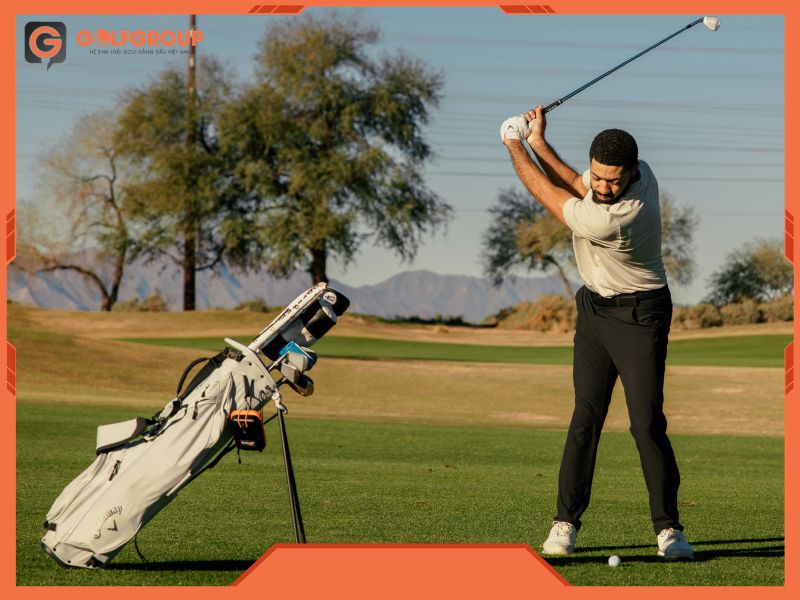 Tour V7 Shift hợp với golfer muốn bám số “play as” nhanh và giữ nhịp ra quyết định gọn