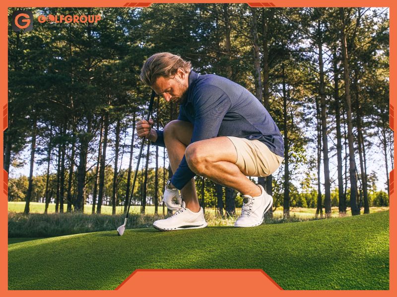 Thiết kế ôm theo chân, giúp golfer giữ được sự thoải mái trên sân