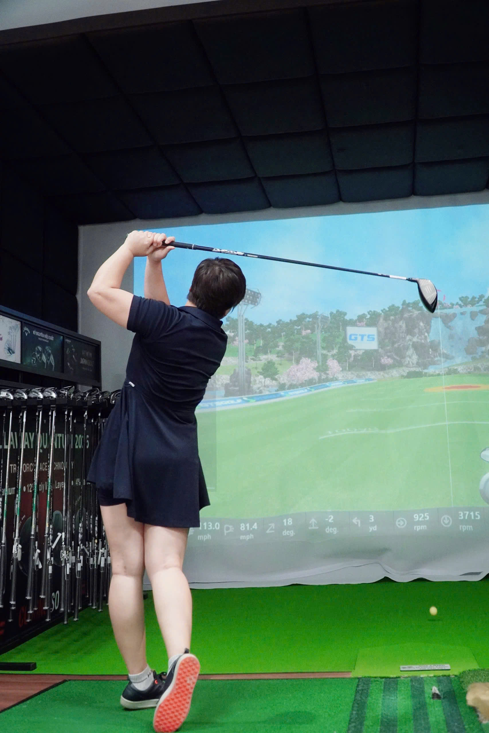 HLV Bùi Thị Thoa trải nghiệm sản phẩm mới